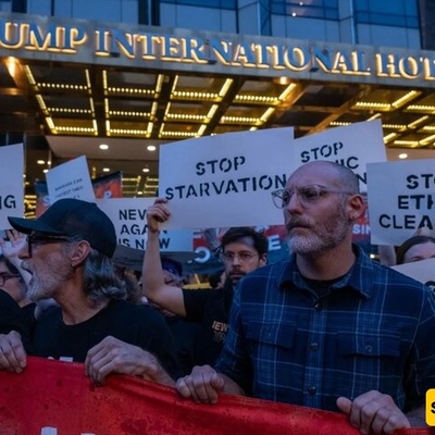 اعتقال أکثر من 40 مشارکاً فی تظاهره یهودیه فی نیویورک احتجاجاً على الحرب فی غزه