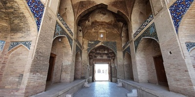 مجمع غنجعلی خان: جوهره معماریه وتاریخیه خالده فی کرمان، إیران