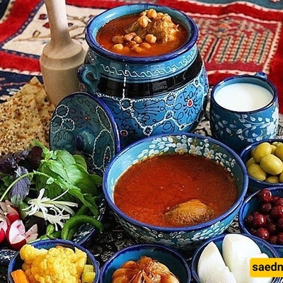 شوربه اللحم الإیرانیه التقلیدیه بنکهه البصل المزدوجه: طبق إیرانی کلاسیکی مع الطعم والرائحه الأصیله + صور