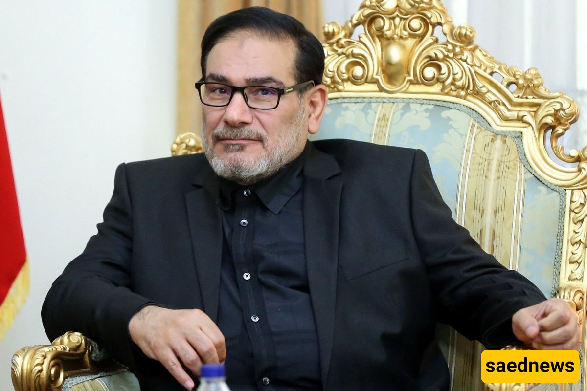 حضور علی شمخانی فی مراسم تشییع شهداء الاقتدار؛ أول صوره للأدمیرال شمخانی بعد إصابته فی الهجوم الإسرائیلی وهو یتکئ على عصا + صوره