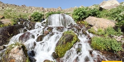 دلیل شامل لمَعالم سَرین: من الینابیع الغاضّه إلى الحرف الجلدیه