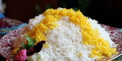 الدلیل الشامل لطهی بیلاف الأرز: نصائح ذهبیه للحصول على أرز مفلفل طویل الحبه بأسلوب المطاعم