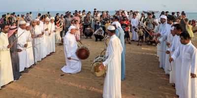 بالصور: مهرجان ثقافی نابض بالحیاه یضیء جنوب إیران