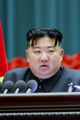 أول صوره لغواصه کوریا الشمالیه النوویه تُنشر رسمیًا — هل یقترب شبح المواجهه النوویه؟