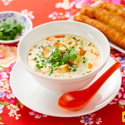 وصفه شوربه الشعیریه الکریمیه: طعام شهی ومغذٍ یمنحک الدفء والراحه