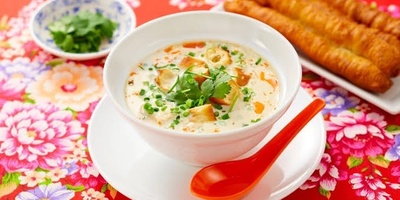 وصفه شوربه الشعیریه الکریمیه: طعام شهی ومغذٍ یمنحک الدفء والراحه