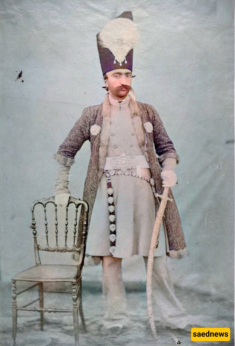 الکشف لأول مره عن مندیل ناصر الدین شاه الملطخ بالدم، وکرسی وفاته، والنقوش الذهبیه من قبره