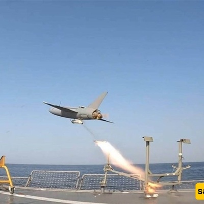 الحرس الثوری الإیرانی ینفذ هجومًا بسرب من الطائرات المسیّره على قاعده الظفره الجویه