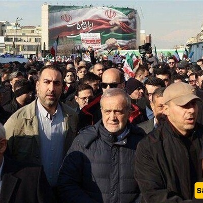 حضور الرئیس الإیرانی فی مسیره التضامن الوطنی فی طهران