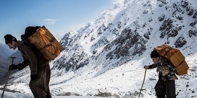 رجل باکستانی مسن قام بشیء بیدیه العاریتین یصعب تصدیقه حتى على الشباب؛ وأثبت بمفرده أن العمر مجرد رقم
