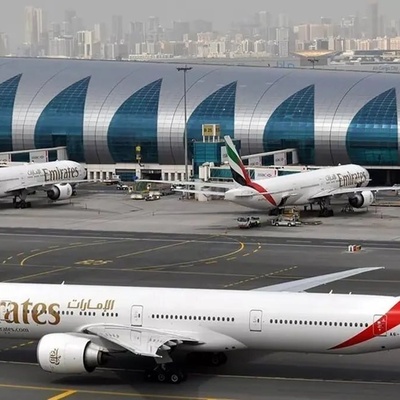 ما قصه طائره “الإمارات” والادعاء بشأن 3 ملیارات دولار لإیران؟