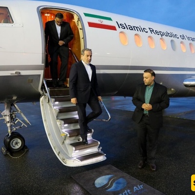 فیدیو..وزیر الخارجیه الإیرانی یصل إلى جده