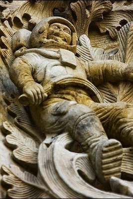 تم اکتشاف قبر قدیم غامض لرجل فضاء [صور]