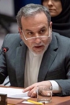 إیران: الولایات المتحده خانت الدبلوماسیه والثلاثی الأوروبی دفنها»، تصریح وزیر الخارجیه الإیرانی