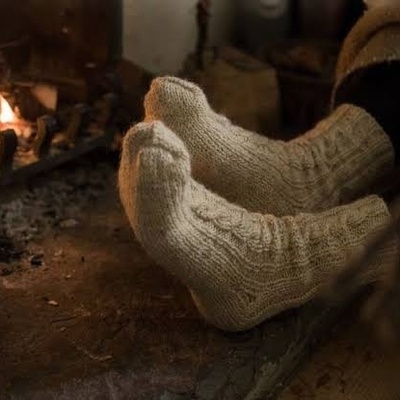 7 أسباب شائعه قد تجعل قدمیک تشعران بالبروده