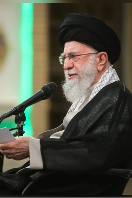 المرشد الإیرانی: وحده الشعب الإیرانی أفشلت مؤامره الأعداء رغم اختلاف التوجهات