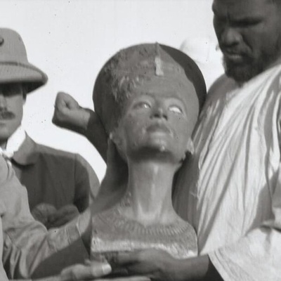 الأسرار الغامضه لهذه الملکه المصریه الجمیله التی لا تزال تأسر العقول وتحظى بالشهره فی القرن الحادی والعشرین + صور