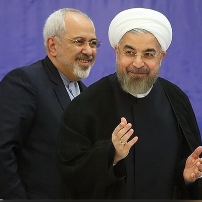 صوره شبابیّه لظریف وحسن روحانی بشعر کثیف وأسود تحقق نسب مشاهده عالیه؛ مرور على مرور الزمن على کبار السیاسیین