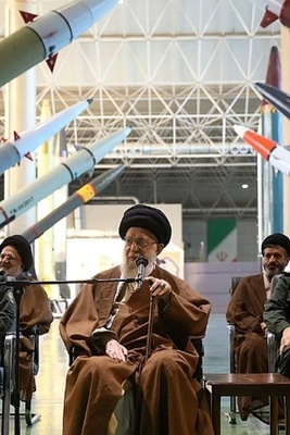 قائد سابق للحرس الثوری الإیرانی یحذر: الاستعداد لحرب أوسع مع إسرائیل والولایات المتحده