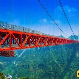 جسر أیزهای: تحفه صینیه هندسیه حیث یلتقی العلم بالإنسانیه على ارتفاع 355 مترًا