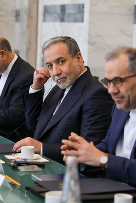 مستقبل المفاوضات بین إیران والولایات المتحده: استمرار الحوار أم انقطاع المفاوضات؟