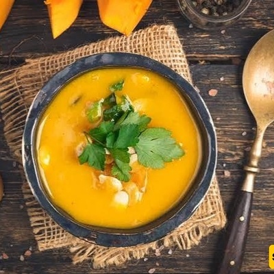 طریقه إعداد حساء الیقطین الکریمی: حساء لذیذ ومغذٍ للأیام البارده