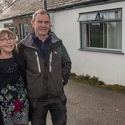 حیاه زوجین ویلزیین فی مکان غریب لا یُصدَّق + صور مذهله