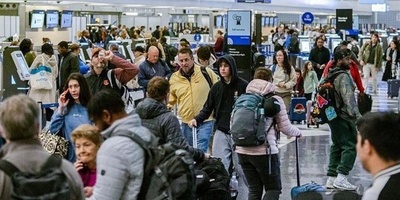 عاصفه شتویه تعطل السفر خلال العطلات وتلغی 1500 رحله جویه