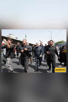 الیوم، تمّ التقاط صوره ذات مغزى بالتعاون بین عراقجی وأحد المقاتلین البواسل من الحرس الثوری؛ المیدان والدبلوماسیه جنبًا إلى جنب، وعَلَم إیران فی الخلفیه... + صوره