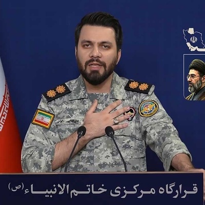 انتهاک وقف إطلاق النار واستهداف سفن عسکریه أمریکیه، بحسب متحدث مقر خاتم الأنبیاء