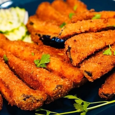 طریقه تحضیر الباذنجان المقلی على الطریقه الترکیه بطعم لا یُنسى – هل یمکن أن یصبح أکثر قرمشه؟ + فیدیو