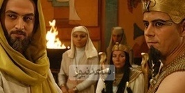 اکتشاف عرش توت عنخ آمون الذهبی: من تطعیمات الزجاج الرقیقه إلى نقوش الأسود الذهبیه – کیف جلس الفرعون على هذه التحفه؟ 😍