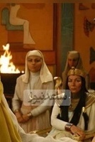 اکتشاف عرش توت عنخ آمون الذهبی: من تطعیمات الزجاج الرقیقه إلى نقوش الأسود الذهبیه – کیف جلس الفرعون على هذه التحفه؟ 😍