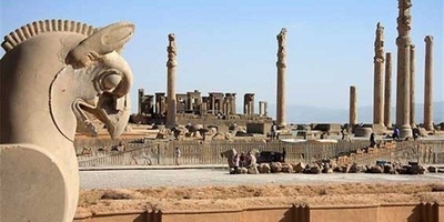 اکتشاف مذهل: تمثالیْن ذهبیین تاریخیّین ثمینین بعراقه لا تصدق – قطعه أثریه أخمینیه عمرها 2000 عام + صور