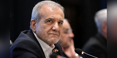 الرئیس الإیرانی یؤکد أن التقدم یتطلب الانفتاح لا الانعزال