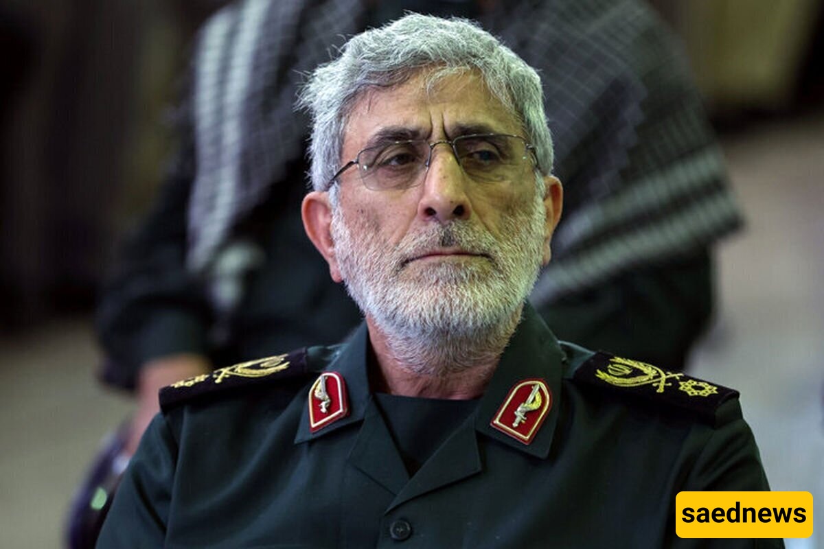 اللواء قاآنی بحلّه شجاعه من الحرس الثوری جاء إلى مراسم وداع رفاقه؛ لحظات من حضور قائد فیلق القدس للحرس الثوری بین حشود المراسم الحاشده الیوم +فیدیو