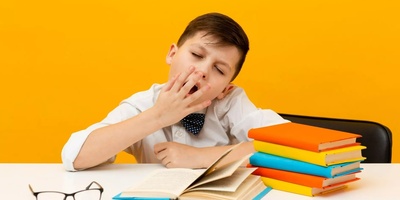 لا تترک الکتاب بسبب النعاس.. هذه الخطوات ستساعدک على مواصله الدراسه