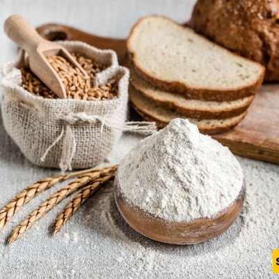 ما الفرق بین دقیق الخبز الفاخر ودقیق القمح الکامل؟