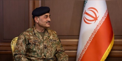 یغادر قائد الجیش الباکستانی إلى إیران