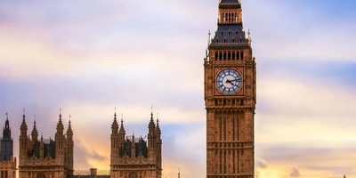 📸 برج ساعه أنزلی: أقدم بـ 41 عامًا من لندن! / جوهره تاریخیه خفیه فی إیران لا یعرفها الکثیرون