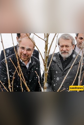 لقاء غیر متوقّع فی قمره القیاده: علی لاریجانی راکبًا ومحمدباقر قالیباف طیارًا! + صوره