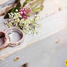 الزوجان اللذان وقعا فی الحب وتزوجا بعد 32 عامًا – ما شاء الله على هذا الحب والتفانی