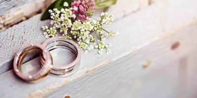 الزوجان اللذان وقعا فی الحب وتزوجا بعد 32 عامًا – ما شاء الله على هذا الحب والتفانی