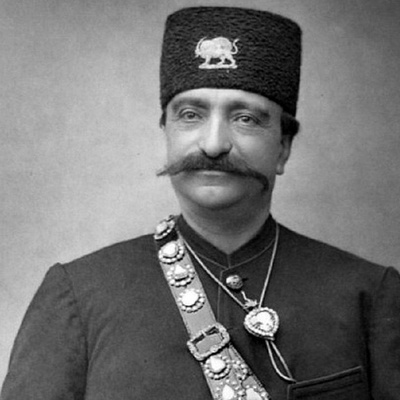 التنسیق الملوَّن لطاوله الاستقبال فی قاعه ضیوف ناصر الدین شاه خلال مراسم التهنئه الخاصه بعید النوروز + صور ملوّنه