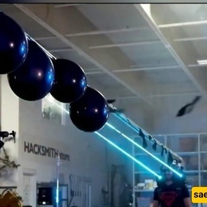 جهاز نظارات لیزریه قادر على إذابه الأشیاء صممه یوتیوبر مشهور