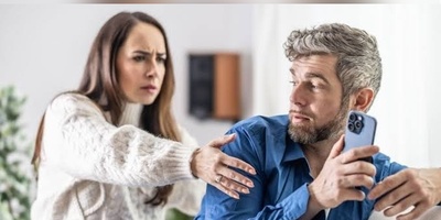 الشک فی خیانه الزوج أو الزوجه: العلامات والأسباب وخیارات العلاج