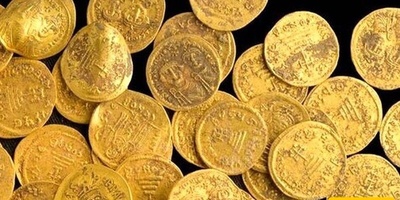 غریر جائع یکتشف کنزًا من القرن الثالث