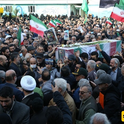 أهالی أقضیه العاصمه طهران یشیعون 5 من شهداء الأمن