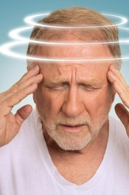 ما الذی یسبب الدوخه عند الوقوف؟