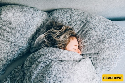 فتاه جمیله تنام 22 ساعه فی الیوم